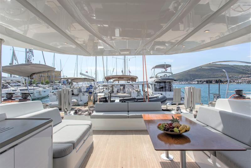 Book yachts online - catamaran - Excess 15 - Excess 15 - rent