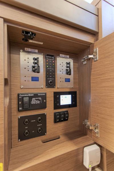 Book yachts online - catamaran - Lagoon 50 - SUNSHINE  - rent