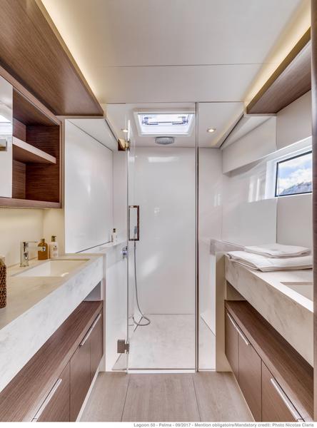 Book yachts online - catamaran - Lagoon 50 - SUNSHINE  - rent