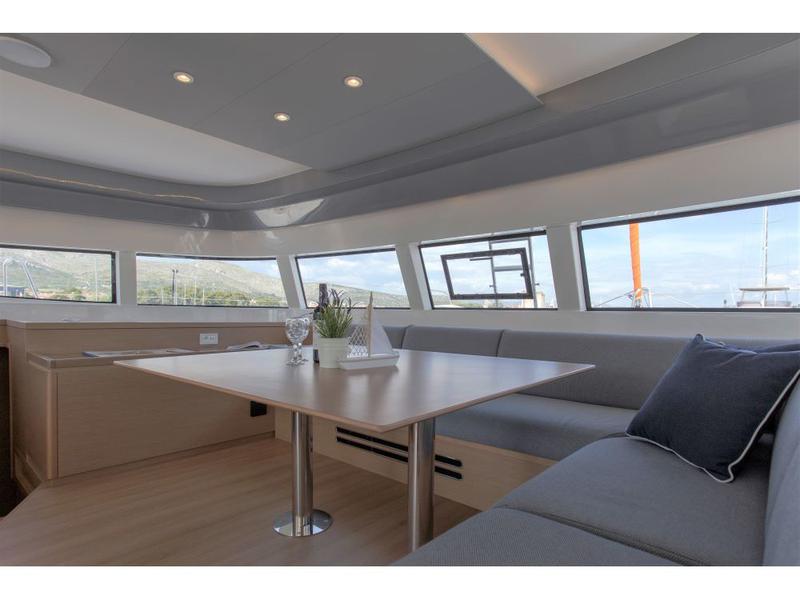 Book yachts online - catamaran - Excess 15 - WHITE LOTUS - rent