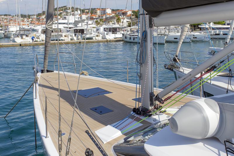 Book yachts online - sailboat - Elan GT6 - NEVERA - rent