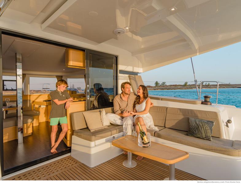 Book yachts online - catamaran - Lagoon 42 - AMFITRITE  - rent