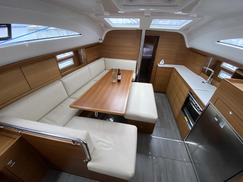 Book yachts online - sailboat - Elan Impression 45.1 - VIKI - rent