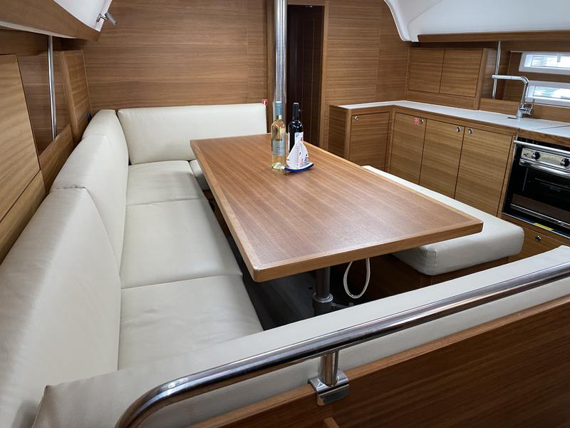 Book yachts online - sailboat - Elan Impression 45.1 - VIKI - rent
