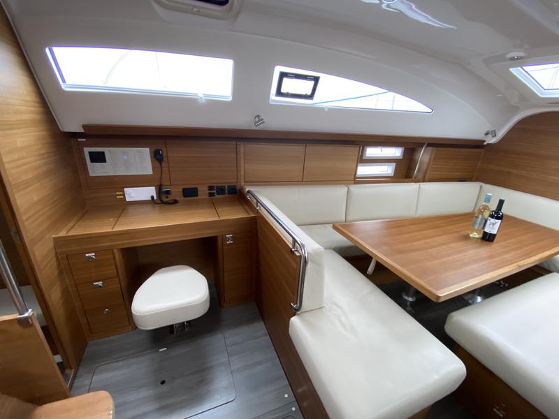 Book yachts online - sailboat - Elan Impression 45.1 - VIKI - rent