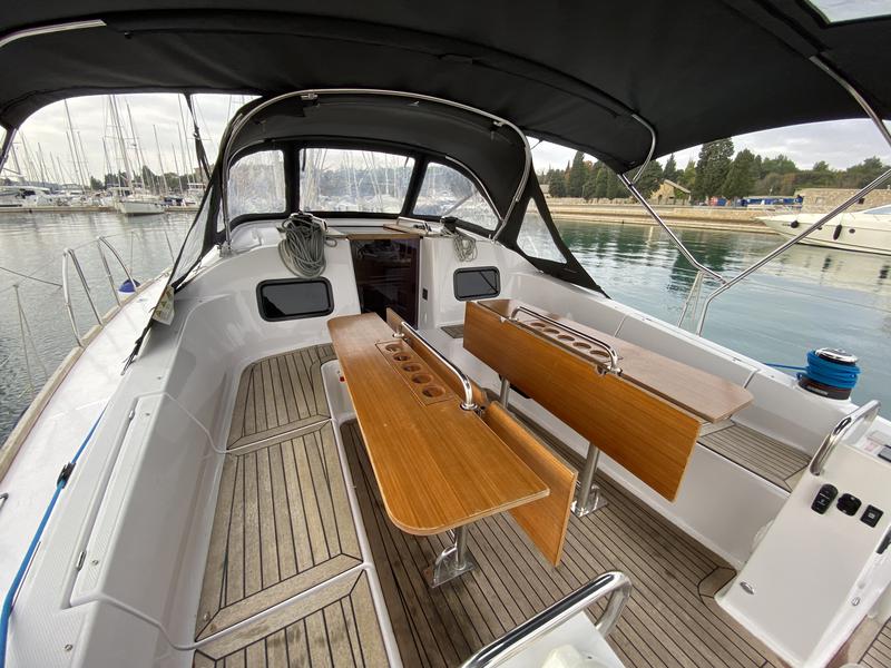 Book yachts online - sailboat - Elan Impression 45.1 - VIKI - rent