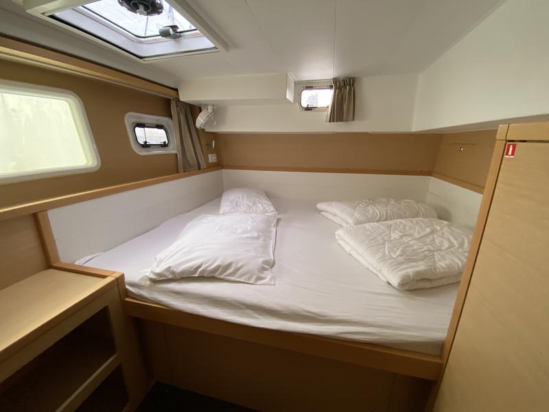 Book yachts online - catamaran - Lagoon 39 - NIRVANA - rent