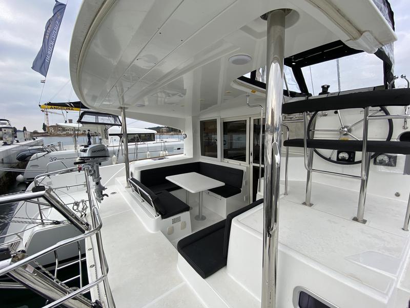 Book yachts online - catamaran - Lagoon 39 - NIRVANA - rent