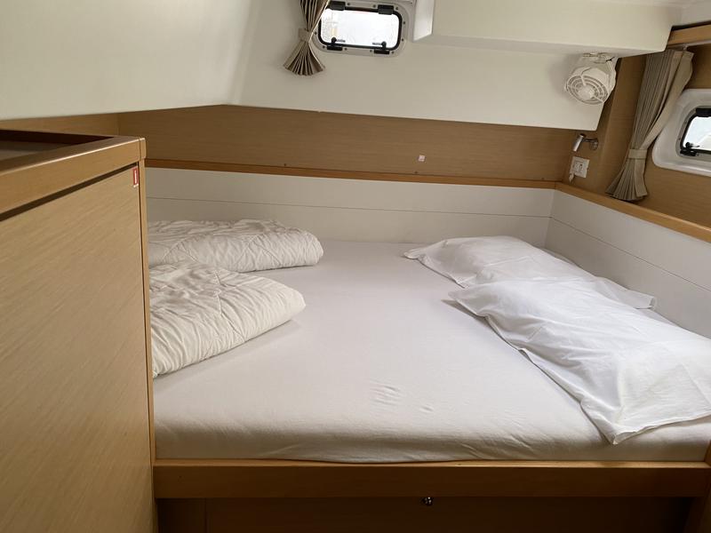 Book yachts online - catamaran - Lagoon 39 - NIRVANA - rent