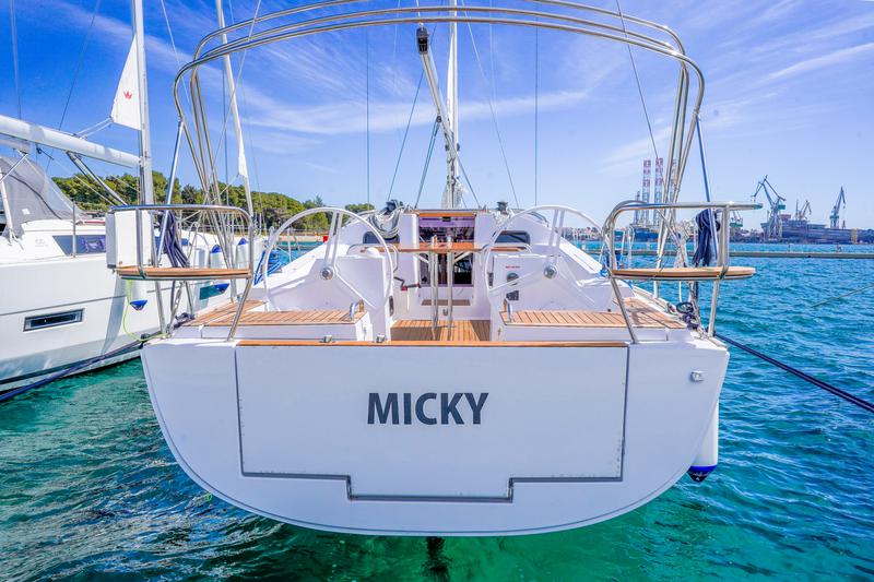 Book yachts online - sailboat - Elan 40.1 - MICKY - rent