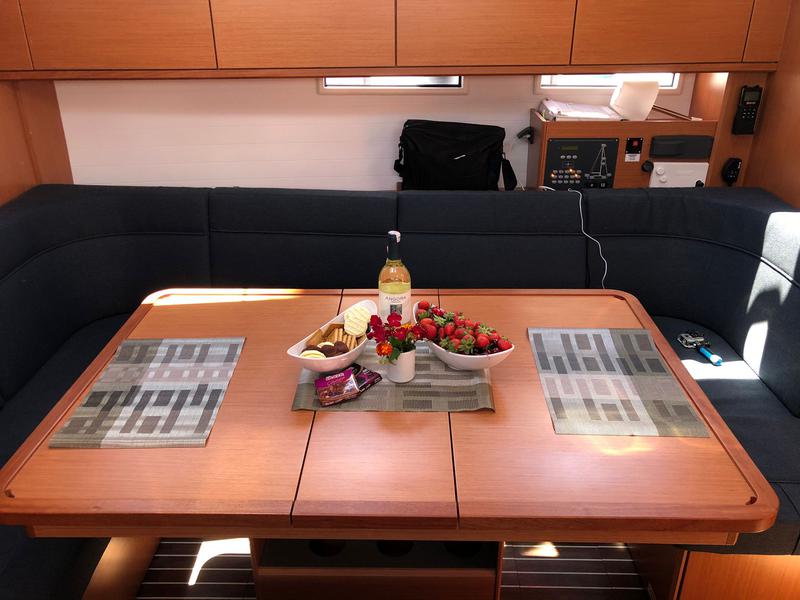 Book yachts online - sailboat - Bavaria Cruiser 46 - Batukaan - rent