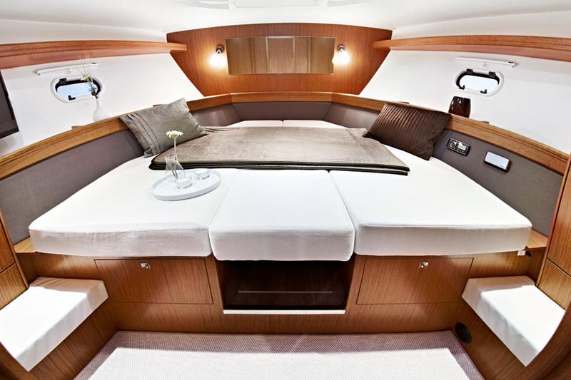 Book yachts online - motorboat - Bavaria Sport 37 Open - Ribelle - rent