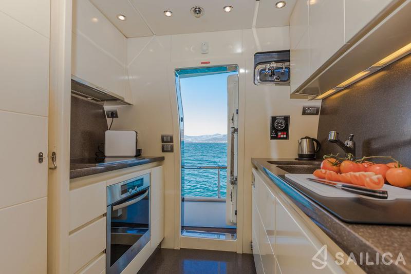 Book yachts online - motorboat - Maiora 20S - Angelo Blu - rent