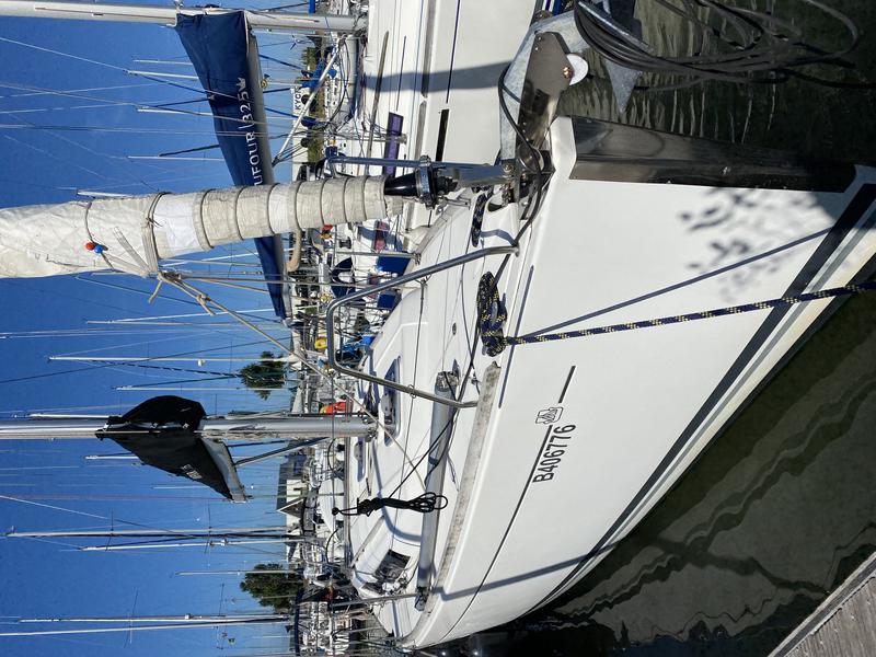 Book yachts online - sailboat - Dufour 335 Grand Large - Vittoria - rent