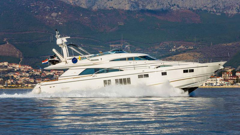 Book yachts online - motorboat - Fairline Squadron 78 - Schatzi - rent