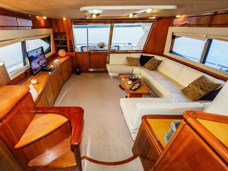 Book yachts online - motorboat - Ferretti 760 - Quo Vadis I - rent