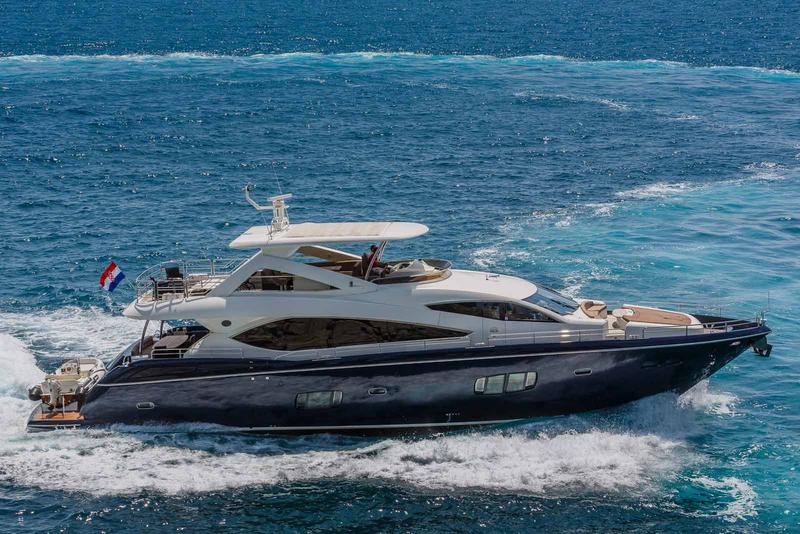 Book yachts online - motorboat - Sunseeker Yacht 86 - The Best Way - rent