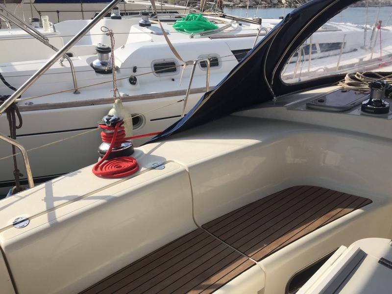 Book yachts online - sailboat - Bavaria 44 - Giannis - rent