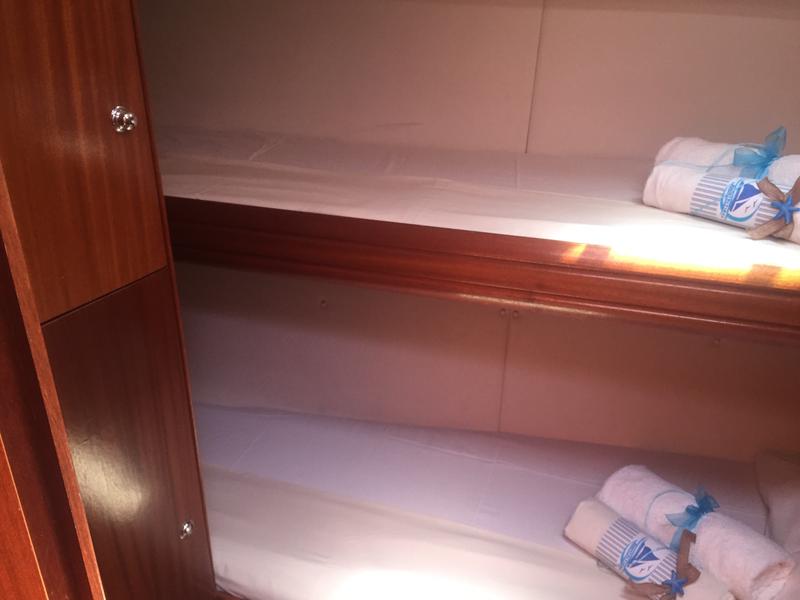 Book yachts online - sailboat - Bavaria 44 - Stelios - rent