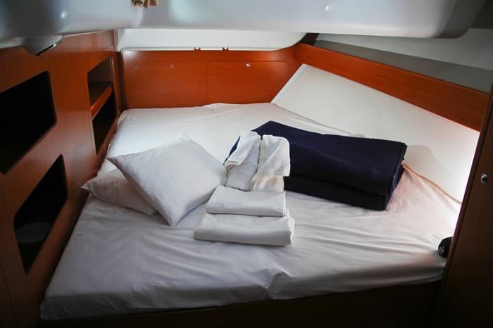 Book yachts online - sailboat - Cyclades 43.4 - CRASH - rent