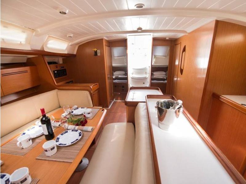 Book yachts online - sailboat - Cyclades 43.4 - CRASH - rent