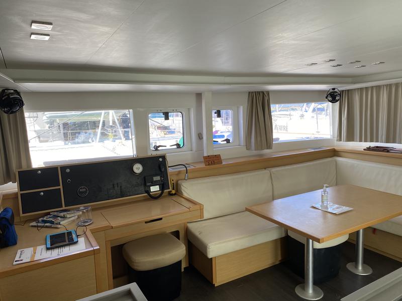 Book yachts online - catamaran - Lagoon 450F/4 cab - Pyrosea - rent