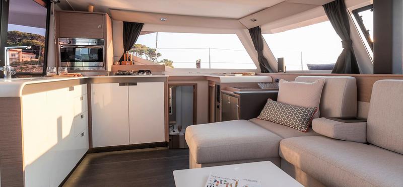 Book yachts online - catamaran - Isla 40 - ALMIRIKI - rent