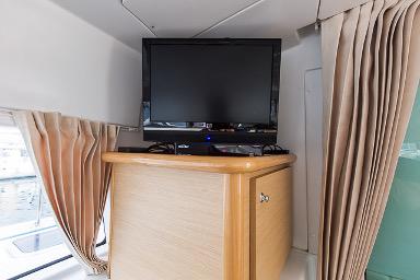 Book yachts online - catamaran - Lagoon 420 - SAMBA - rent