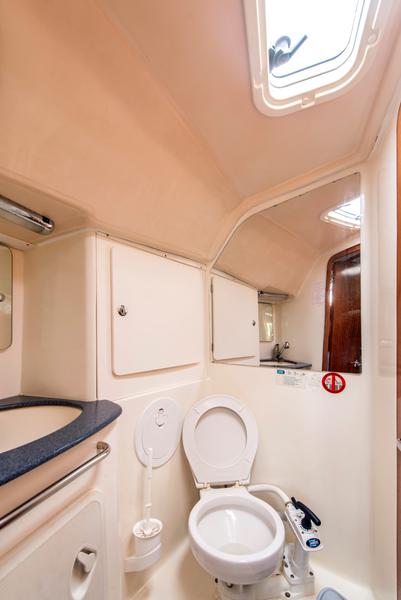 Book yachts online - sailboat - Bavaria 36 - Arcobaleno - rent