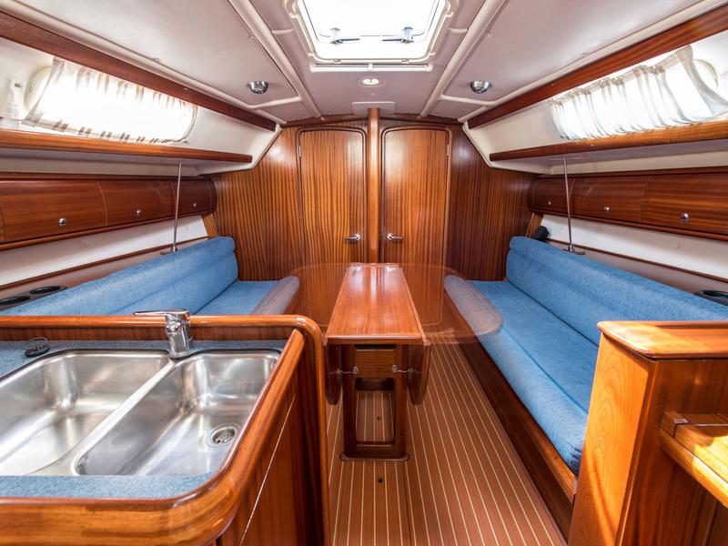 Book yachts online - sailboat - Bavaria 36 - Arcobaleno - rent