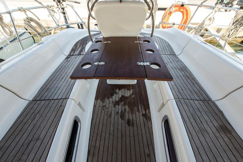 Book yachts online - sailboat - Bavaria 36 - Arcobaleno - rent