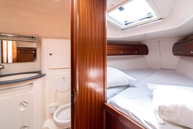 Book yachts online - sailboat - Bavaria 36 - Arcobaleno - rent