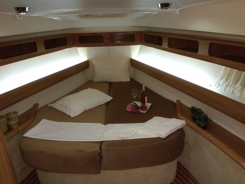 Book yachts online - sailboat - Bavaria 46 - Chronos - rent