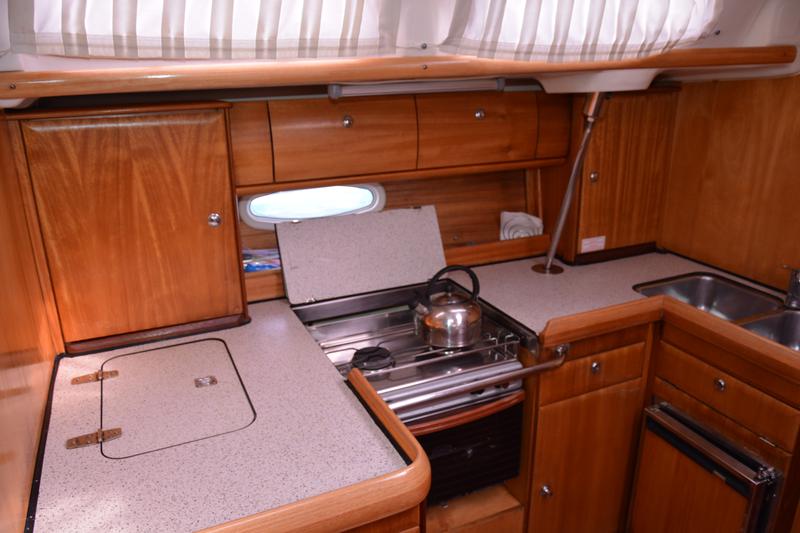 Book yachts online - sailboat - Bavaria 46 - Chronos - rent