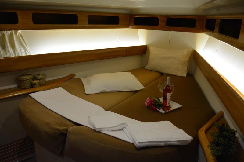 Book yachts online - sailboat - Bavaria 46 - Chronos - rent