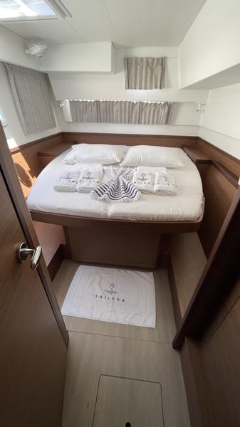 Book yachts online - catamaran - Lagoon 42 - Liquid Asset - rent