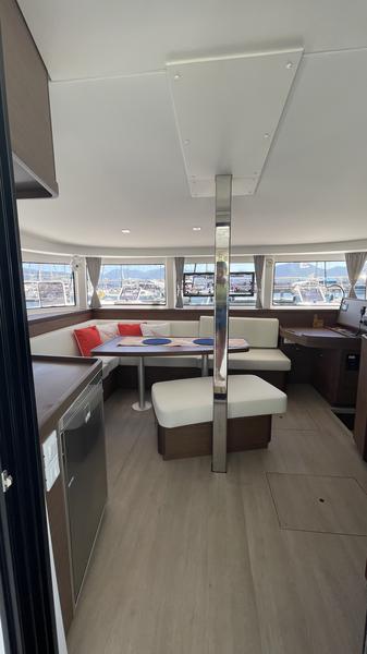 Book yachts online - catamaran - Lagoon 42 - Liquid Asset - rent