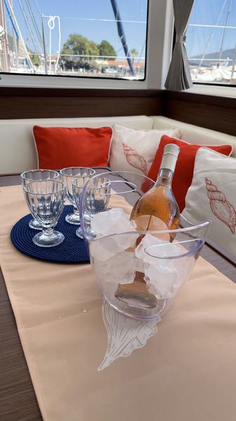 Book yachts online - catamaran - Lagoon 42 - Liquid Asset - rent