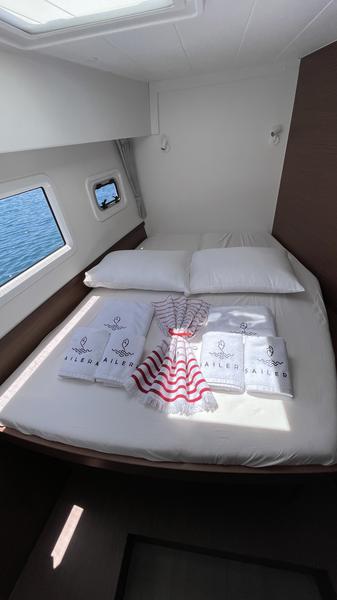 Book yachts online - catamaran - Lagoon 42 - Liquid Asset - rent