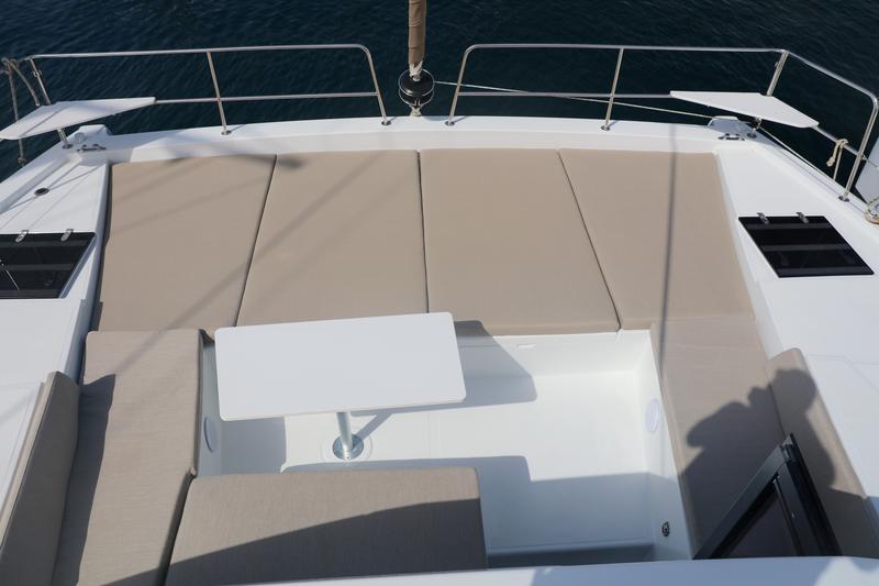 Book yachts online - catamaran - Bali 4.2 - Zephyr - rent