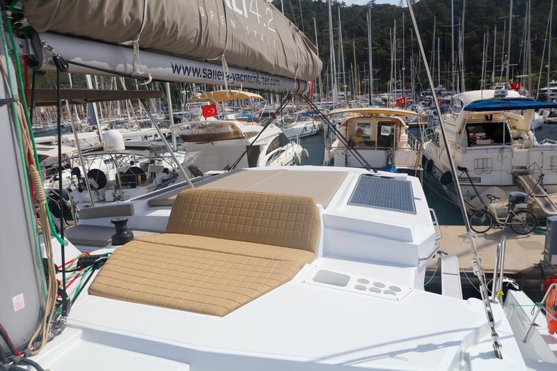 Book yachts online - catamaran - Bali 4.2 - Zephyr - rent