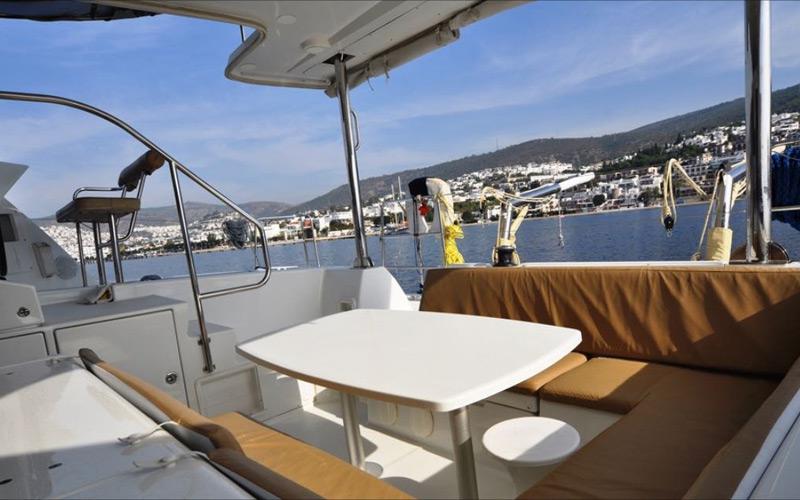 Book yachts online - catamaran - Lagoon 421 - Paluko - rent