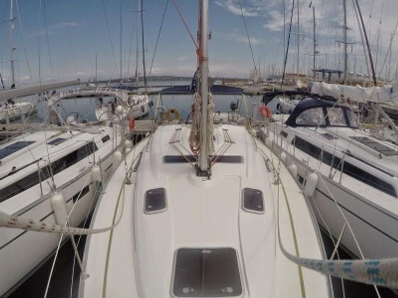 Book yachts online - sailboat - Bavaria 37 Cruiser - Alexandros III - rent