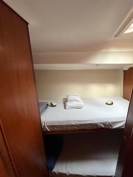 Book yachts online - sailboat - Sun Odyssey 43 - Irene - rent