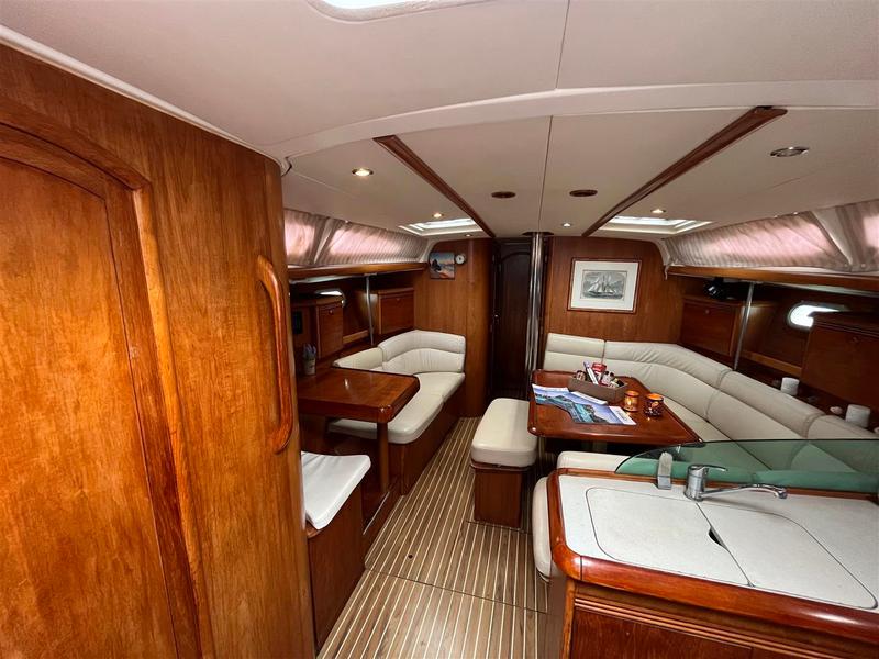 Book yachts online - sailboat - Sun Odyssey 43 - Irene - rent