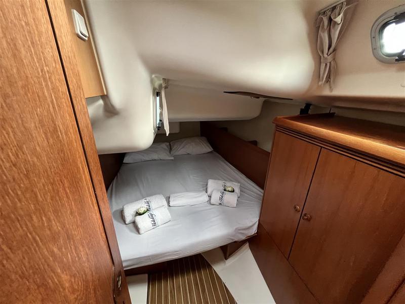 Book yachts online - sailboat - Sun Odyssey 43 - Irene - rent