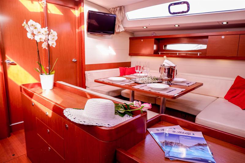 Book yachts online - sailboat - Oceanis 50 - Kookoo (A/C , Generator , Bow Thruster , Solar , Electric winches, Refit 2022) - rent