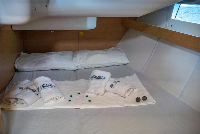 Book yachts online - sailboat - Elan 45 Impression - ALEXE - rent