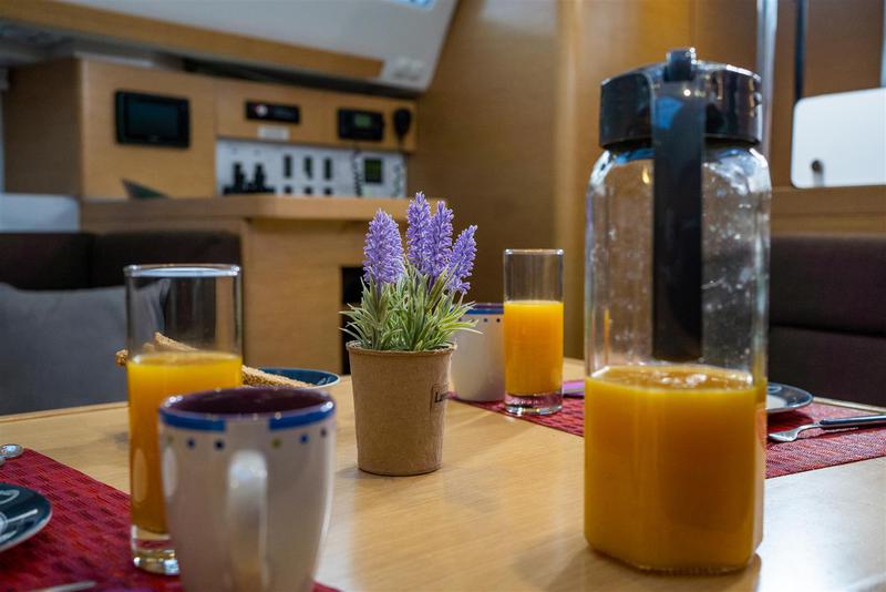 Book yachts online - sailboat - Elan 45 Impression - ALEXE - rent