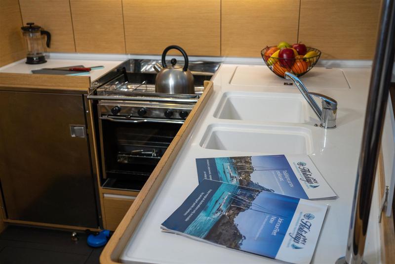 Book yachts online - sailboat - Elan 45 Impression - ALEXE - rent